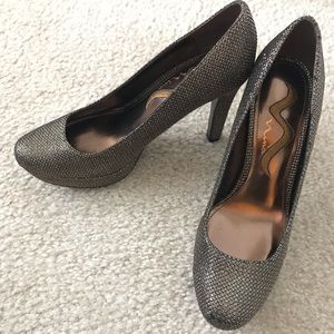 Nina Gold Shimmer Evening Heels (6.5)